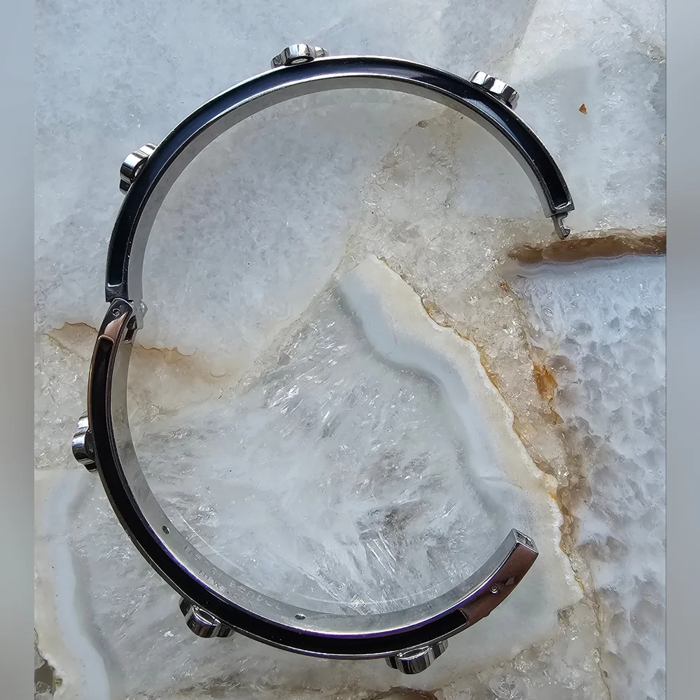 Henri Bendel Black & Silver Clover Bangle Bracelet - Picture 4 of 4